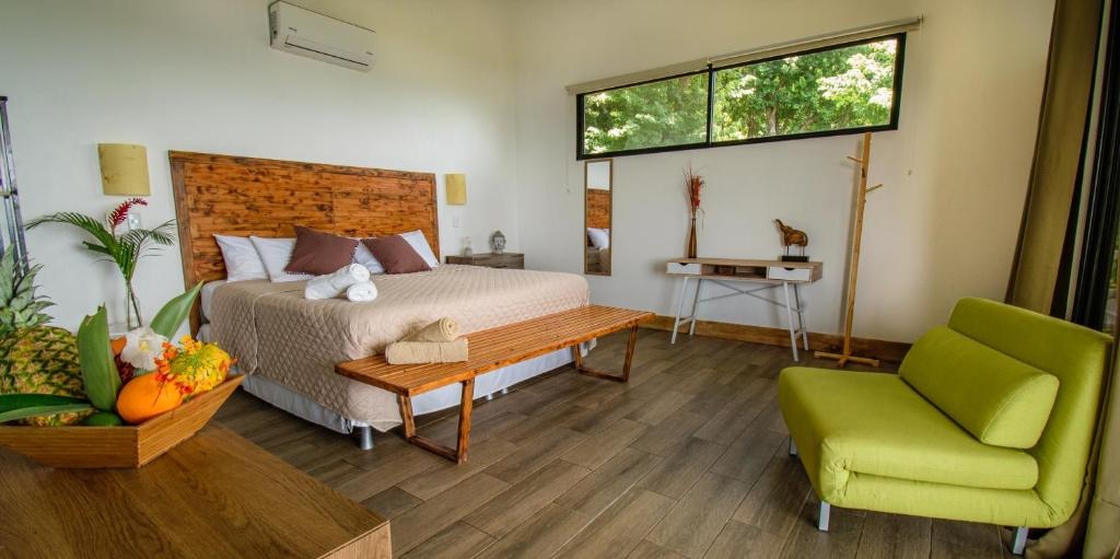 Funky Monkey Surf  Yoga Lodge photo 2