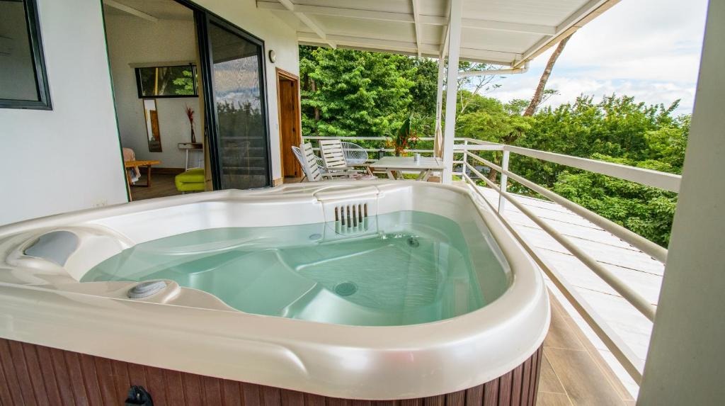 Funky Monkey Surf  Yoga Lodge photo 3