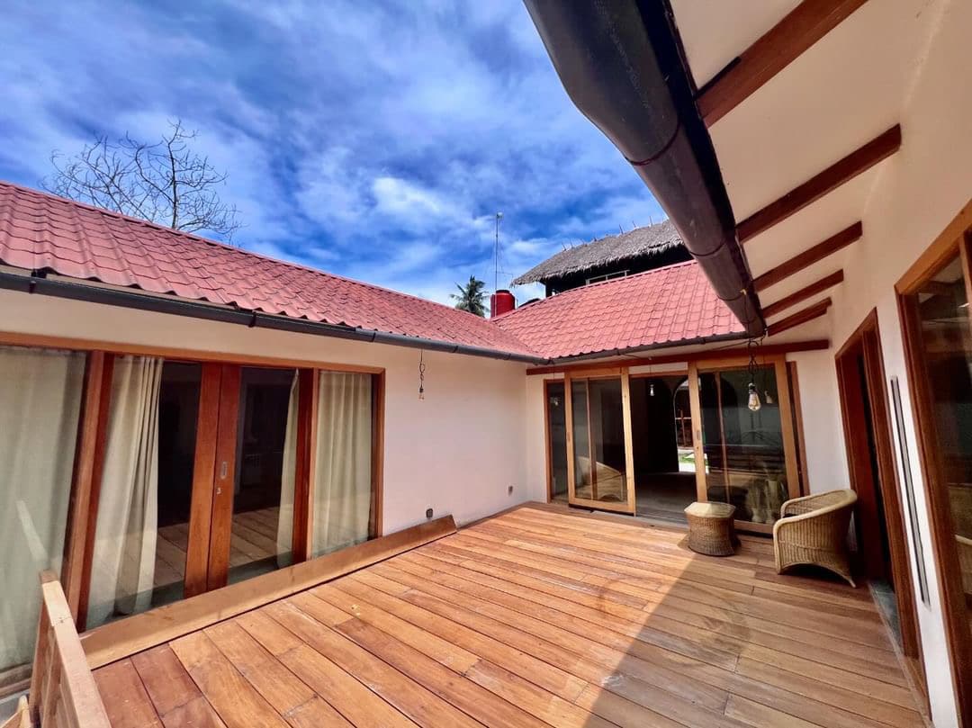Lances Right Surf House photo 5