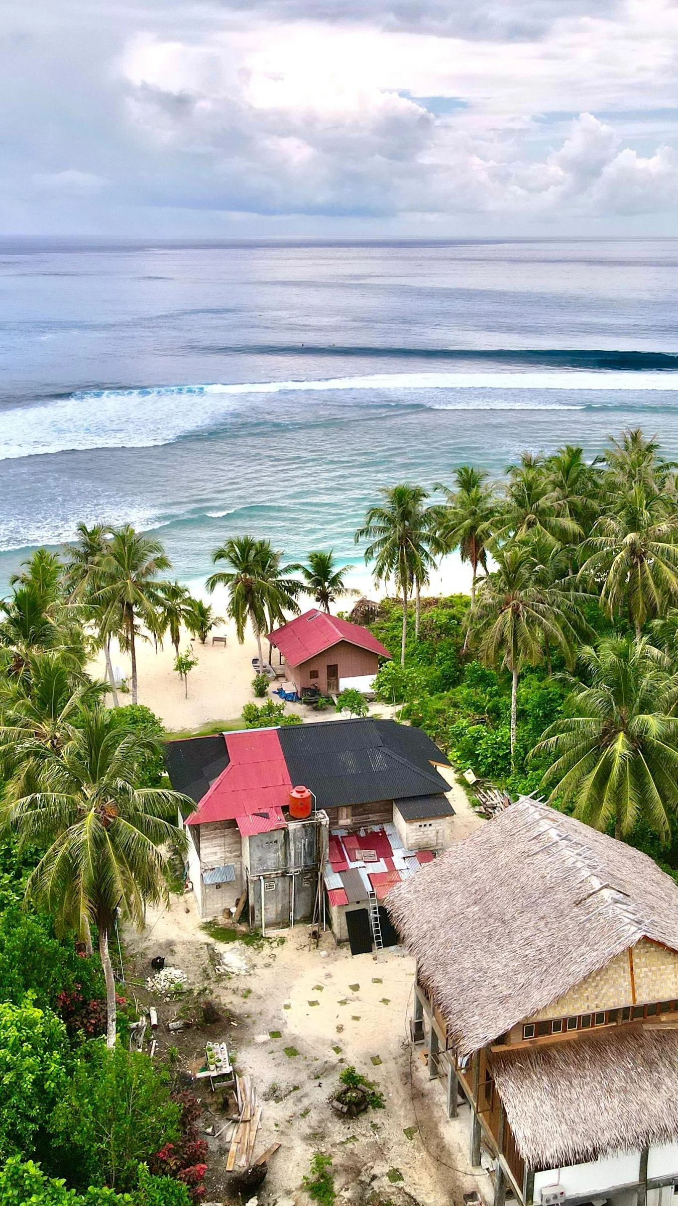 Lances Right Surf House